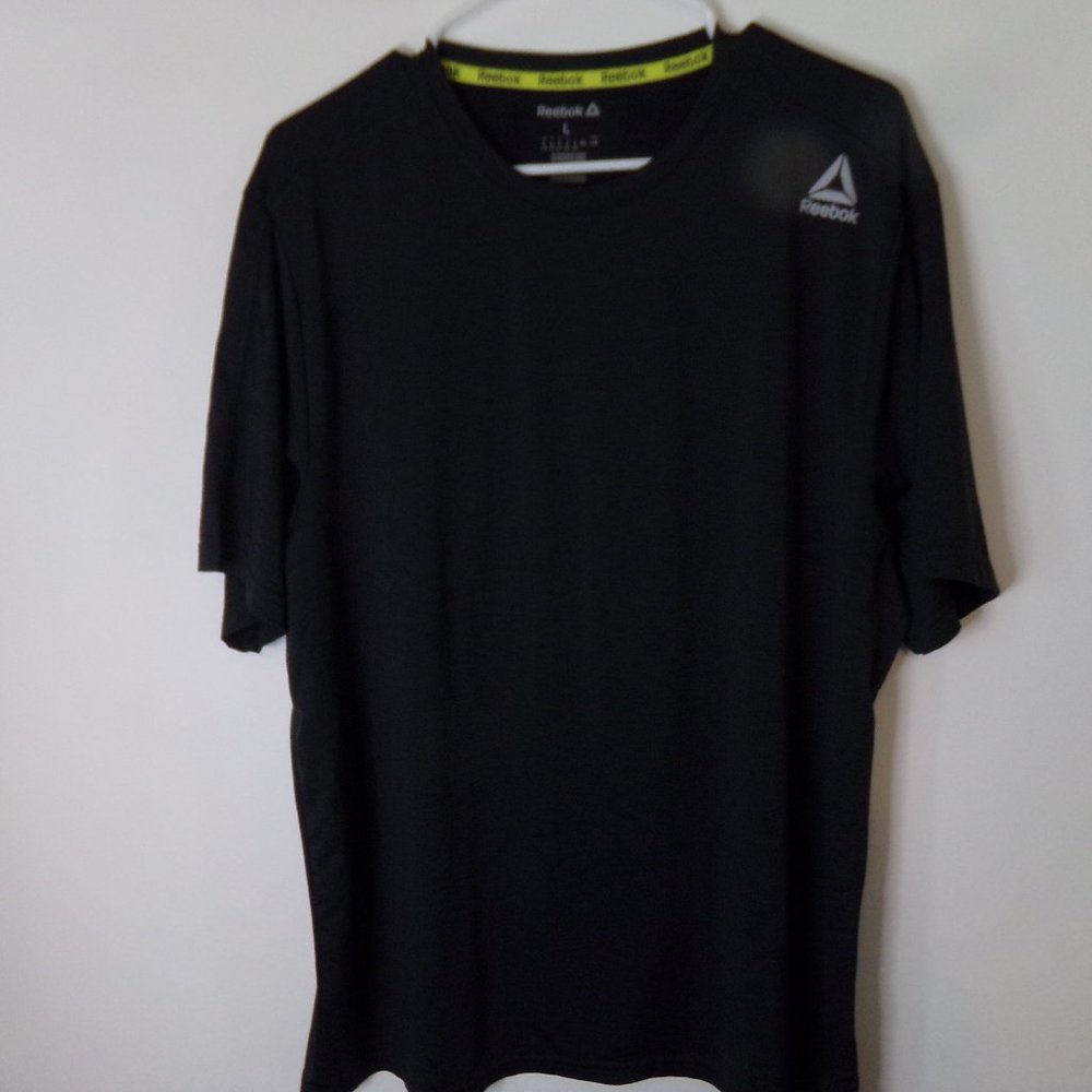 Men's Reebok Jersey Size L/G Color Black